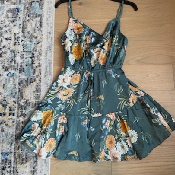 Princess Polly Women's Green Floral Mini Dress Size 4 - Picture 4 of 4